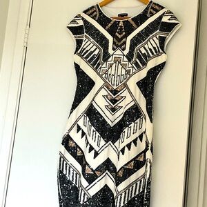 Beautiful sequin dress perfect for date night, holiday party, or gala.